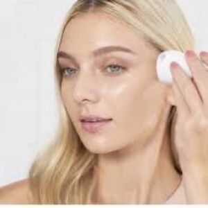 NEW Skin Inc Cryo-Ice Sake Roller